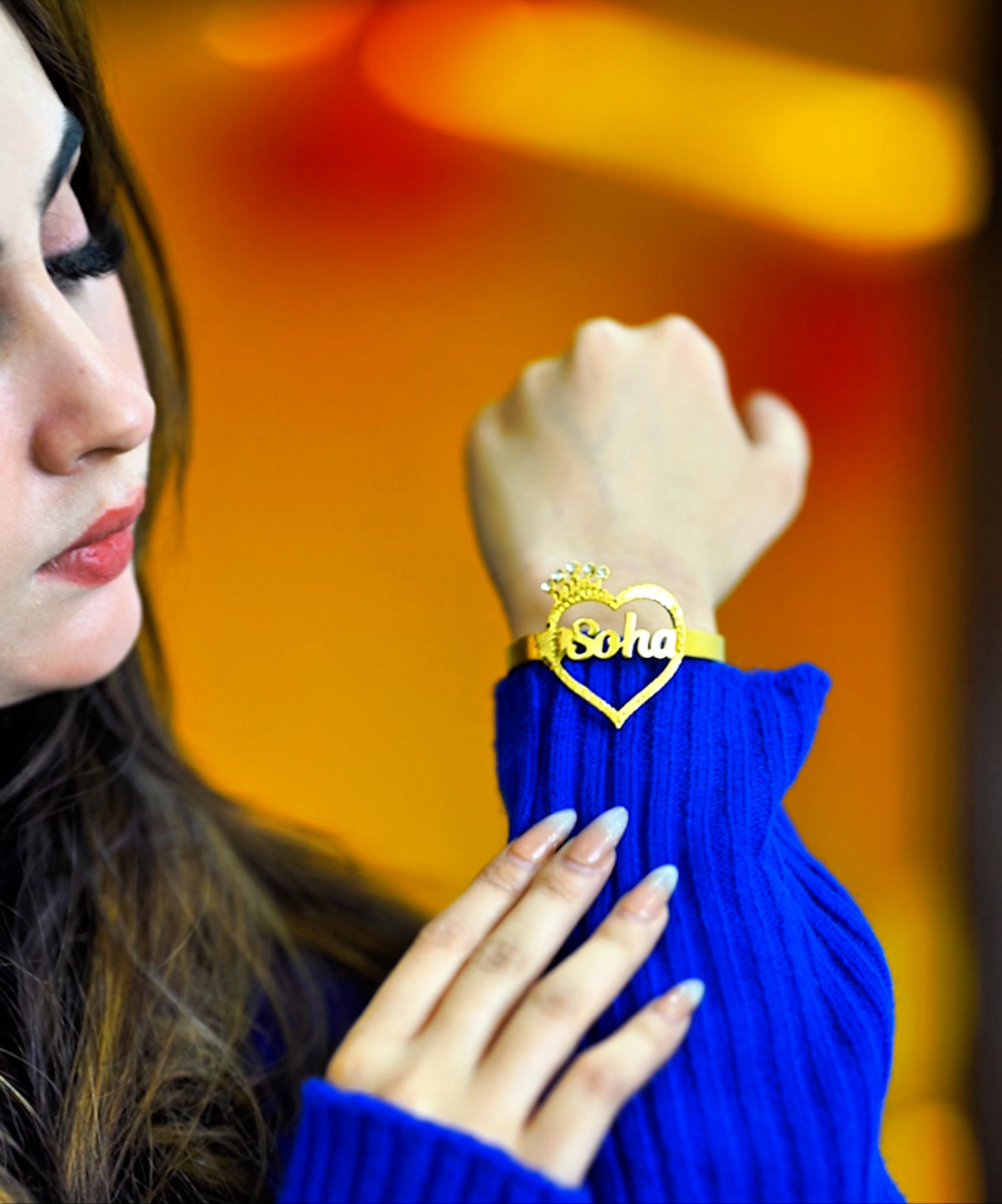 Queen Heart Bangle